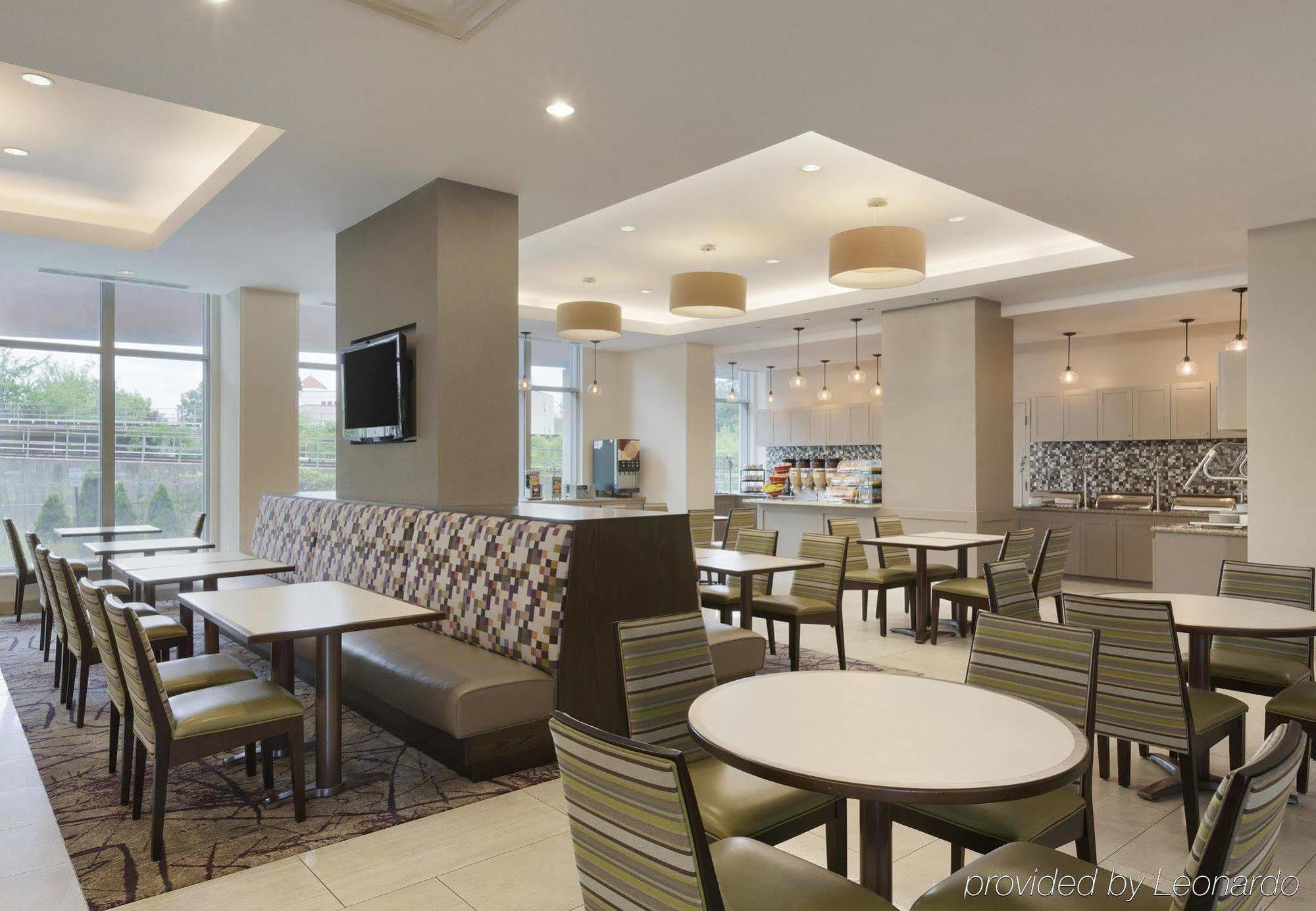 Residence Inn Alexandria Old Town South At Carlyle Restaurace fotografie